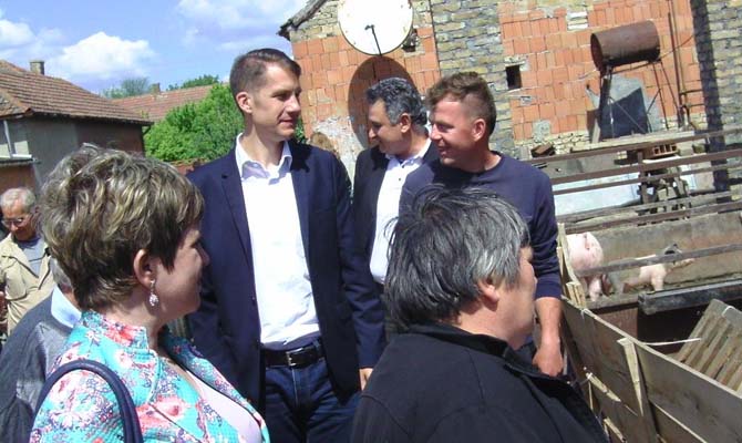 Családlátogatáson a VMSZ képek